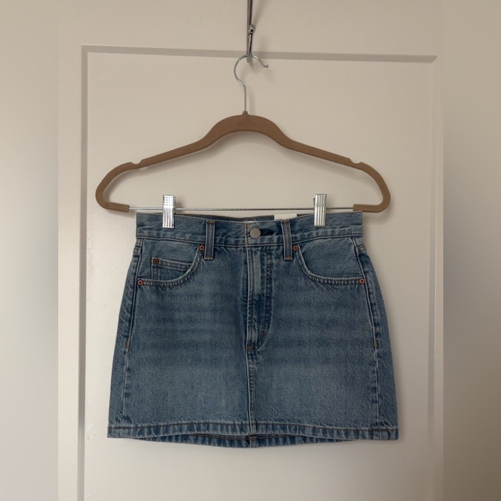 Aritzia blue denim forum mid rise micro jean skirt NEVER WORN